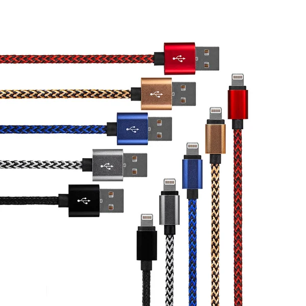 Set Gekleurde Usb Kabels Voor Telefoon Geïsoleerd Witte Achtergrond — Stockfoto