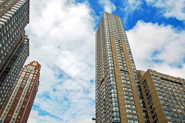 Cityscape Com Arranha Céus Manhattan Sob Céu Azul Nublado Nova — Fotografia de Stock