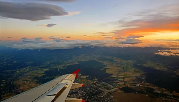 Vista Aérea Avião Para Suíça Dia Verão Belo Pôr Sol — Fotografia de Stock