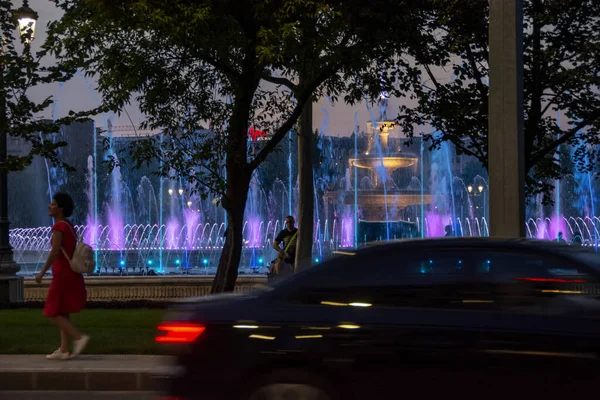 Bucareste Romênia Agosto 2019 Fontes Coloridas Iluminadas Praça Unirii Com — Fotografia de Stock