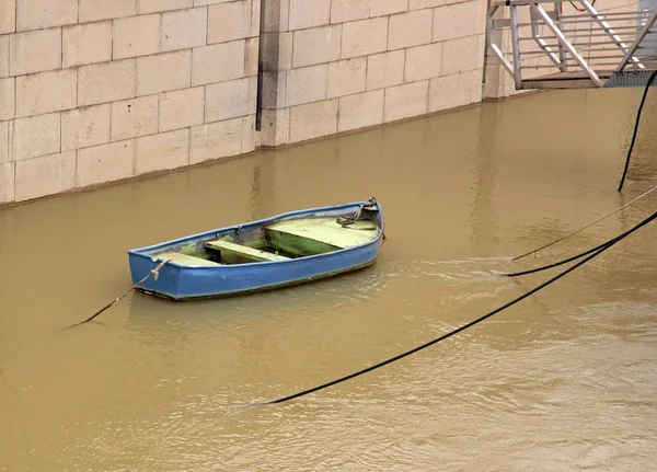 Översvämningarna Floden Seine Paris Frankrike Översvämningarna Paris Vintern 2018 Båt — Stockfoto