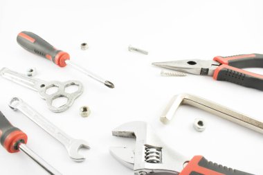 Araçlar, somun ve civata.