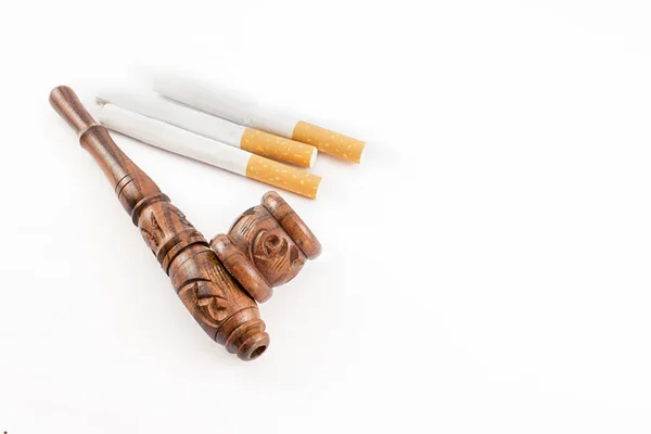 Pipe och cigaretter. — Stockfoto