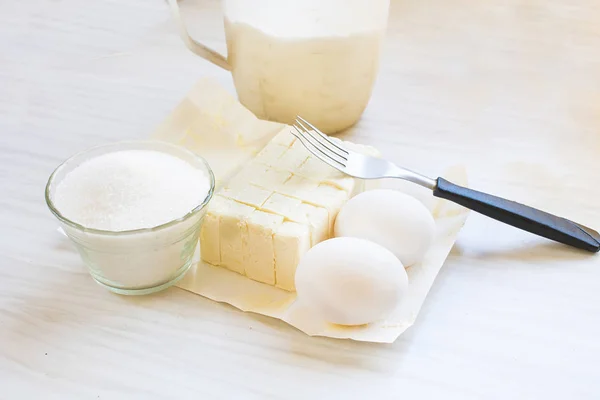 Butter, eggs, sugar and flour. — Stock Photo, Image