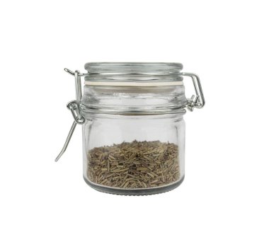 Cam Kavanoz baharat ve biberiye ile. Beyaz bir arka plan üzerinde izole.