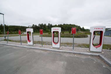 Tesla supercharger birimi