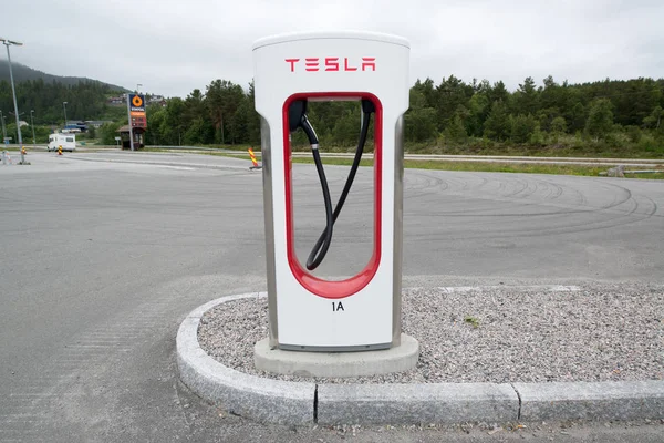Tesla supercharger jednostki — Zdjęcie stockowe
