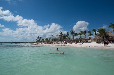 Akumal kum plaj, Meksika