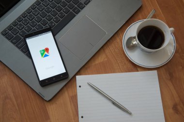 Bir cep telefonu ekran uygulamada Google Haritalar