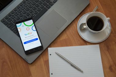 Badoo uygulamada bir cep telefonu ekran