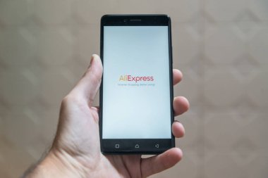 Aliexpress uygulama logo smartphone cep telefonu ile
