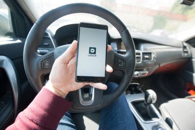 Uber uygulama smartphone cep telefonu ile