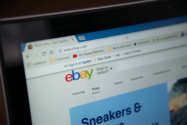 Página inicial do site do Ebay no laptop — Fotografia de Stock