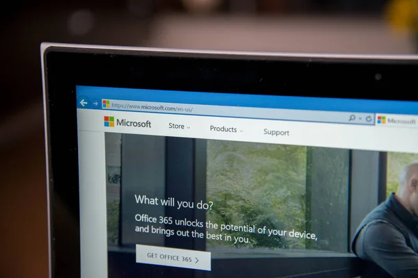 Página inicial da Microsoft no laptop — Fotografia de Stock