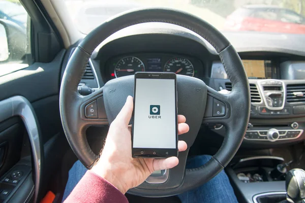 Uber uygulama smartphone cep telefonu ile