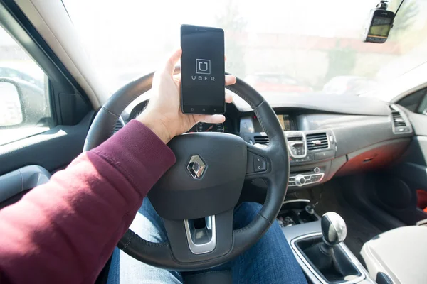 Uber Anwendung auf dem Smartphone — Stockfoto