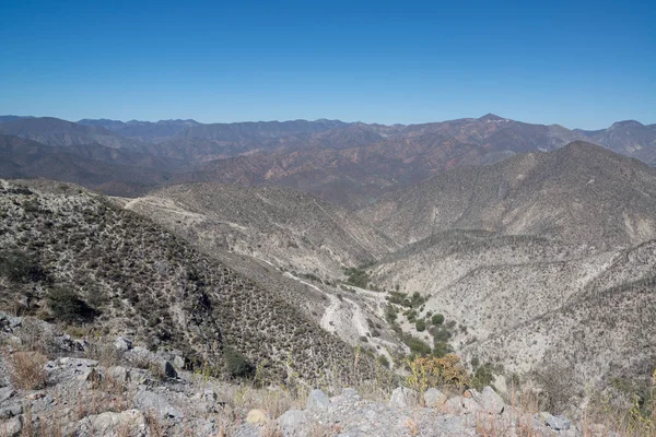 Vista de la montaña desde la carretera en Oaxaca, México —  Fotos de Stock