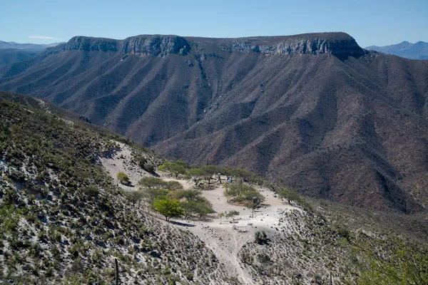 Mountain view od silnice v Oaxaca, Mexiko — Stock fotografie