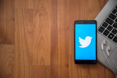 Twitter uygulama smartphone cep telefonu ile