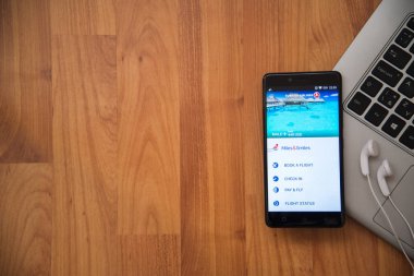 Smartphone cep telefonu ile Türk Hava Yolları uygulama