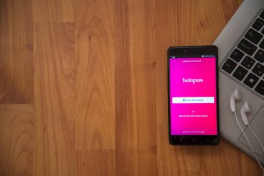 Instagram uygulama smartphone cep telefonu ile