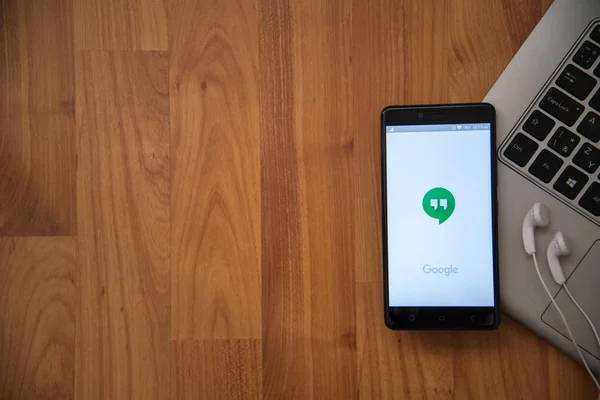 Aplicación de Google hangouts en smartphone —  Fotos de Stock