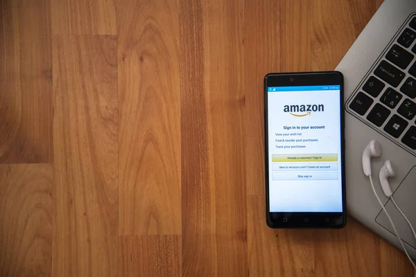 Aplicación Amazon en smartphone — Foto de Stock