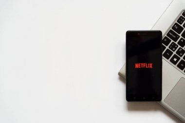 Netflix smartphone ekranında