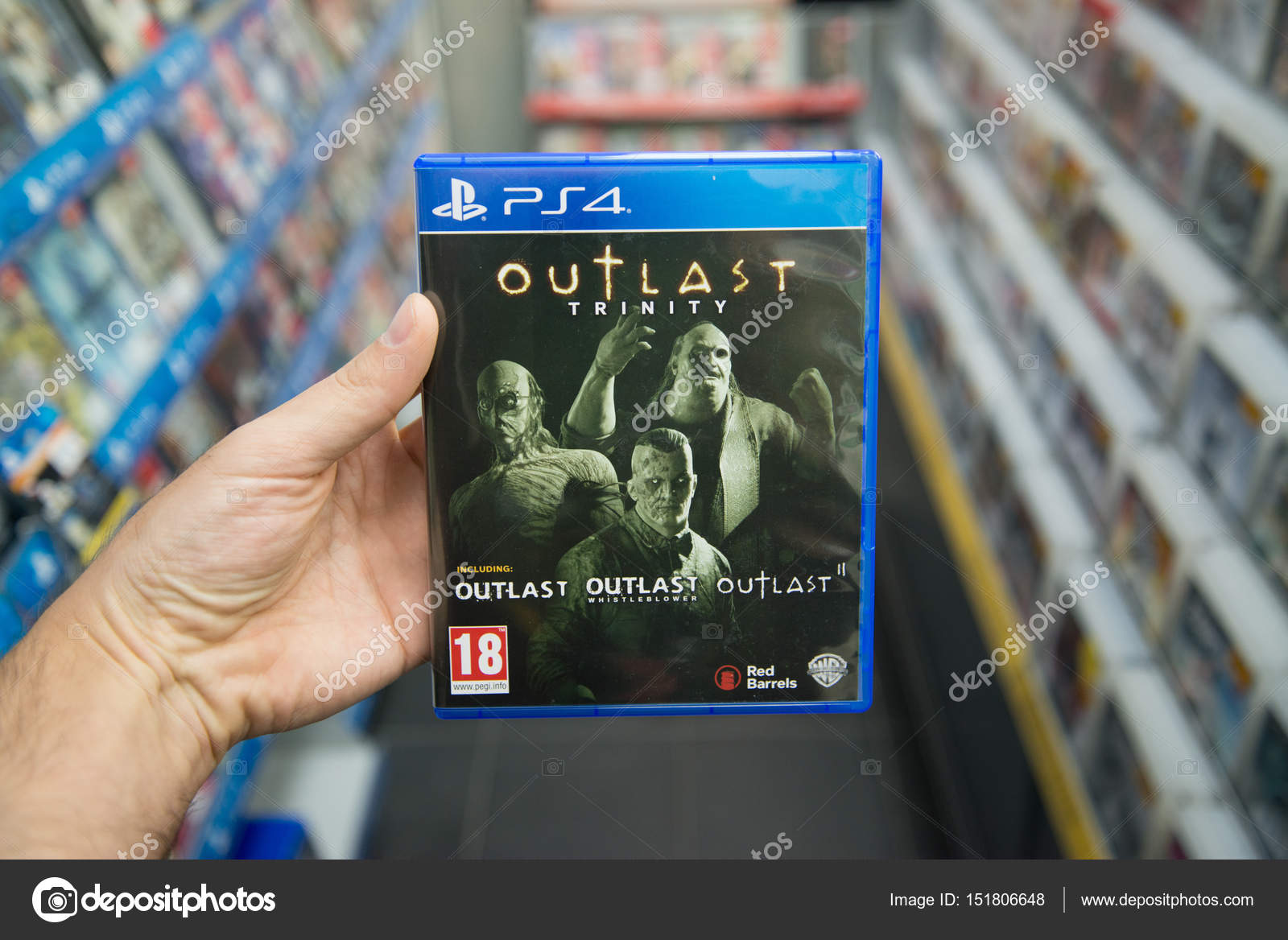Outlast Trinity (PS4) : : Video Games
