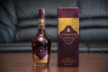 Courvoisier şampanya konyak