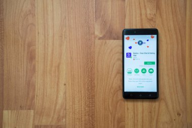 Badoo uygulama smartphone cep telefonu ile