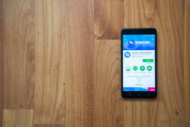 Shazam uygulama smartphone cep telefonu ile