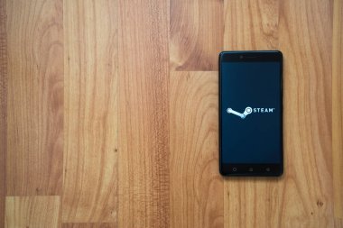 Smartphone üstünde buhar logo