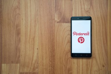 Pinterest logo smartphone cep telefonu ile