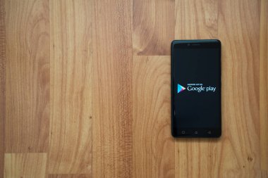 Google logosu smartphone üzerinde oynamak