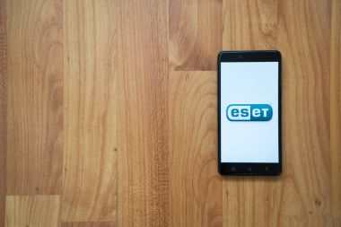 Akıllı telefonda Eset akıllı güvenlik logosu