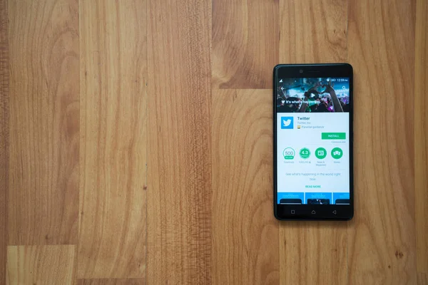 Twitter uygulama smartphone cep telefonu ile