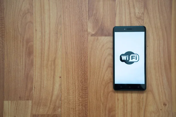 WiFi-logo op smartphone — Stockfoto