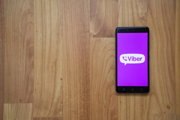 スマート フォンに viber ロゴ — ストック写真