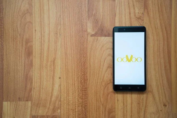 OoVoo logo smartphone cep telefonu ile
