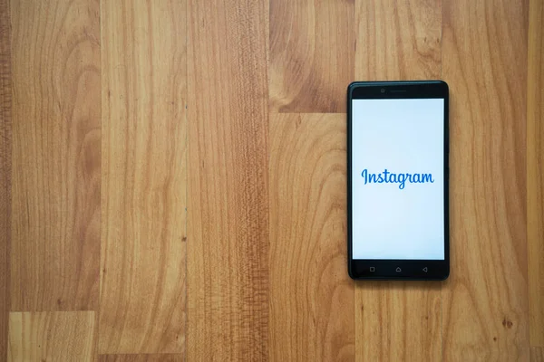 Smartphone Instagram logo — Stok fotoğraf
