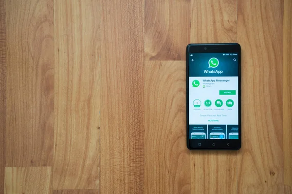 Aplicación Whatsapp en smartphone — Foto de Stock
