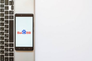 Akıllı telefon ekranında Baidu logosu