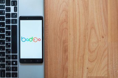 Badoo logo smartphone cep telefonu ile