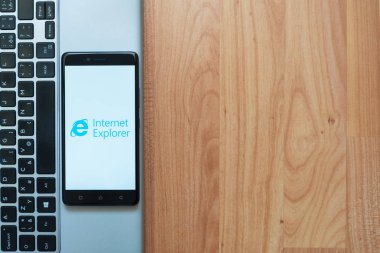 Internet explorer logo smartphone cep telefonu ile