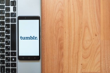 Tumblr logo smartphone cep telefonu ile
