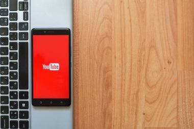 Smartphone logosuna YouTube