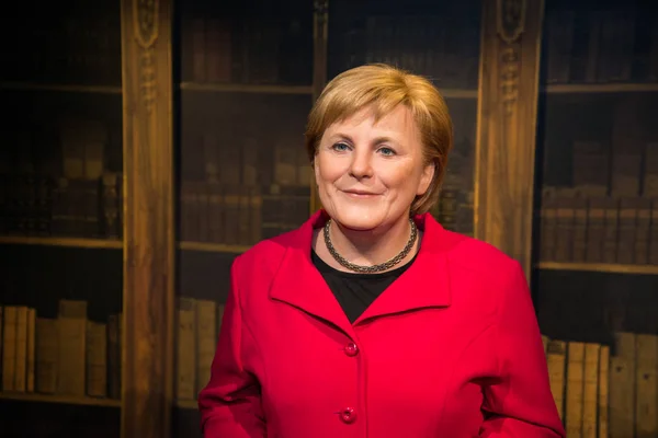 Angela Merkel in de wax Grevin museum cijfers in Praag. — Stockfoto