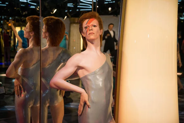 David Bowie in Grevin museum of the wax figures in Prague. — Stock Photo, Image