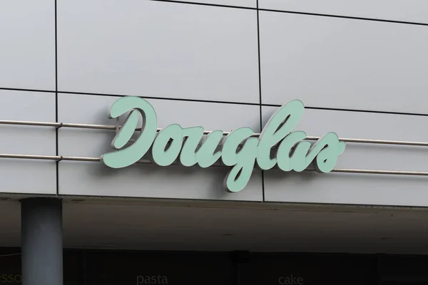 Логотип Douglas mart в Праге — стоковое фото